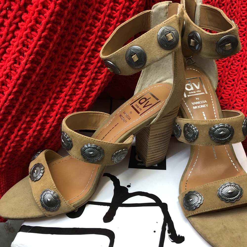 Dolce Vita conch heels size 9.5